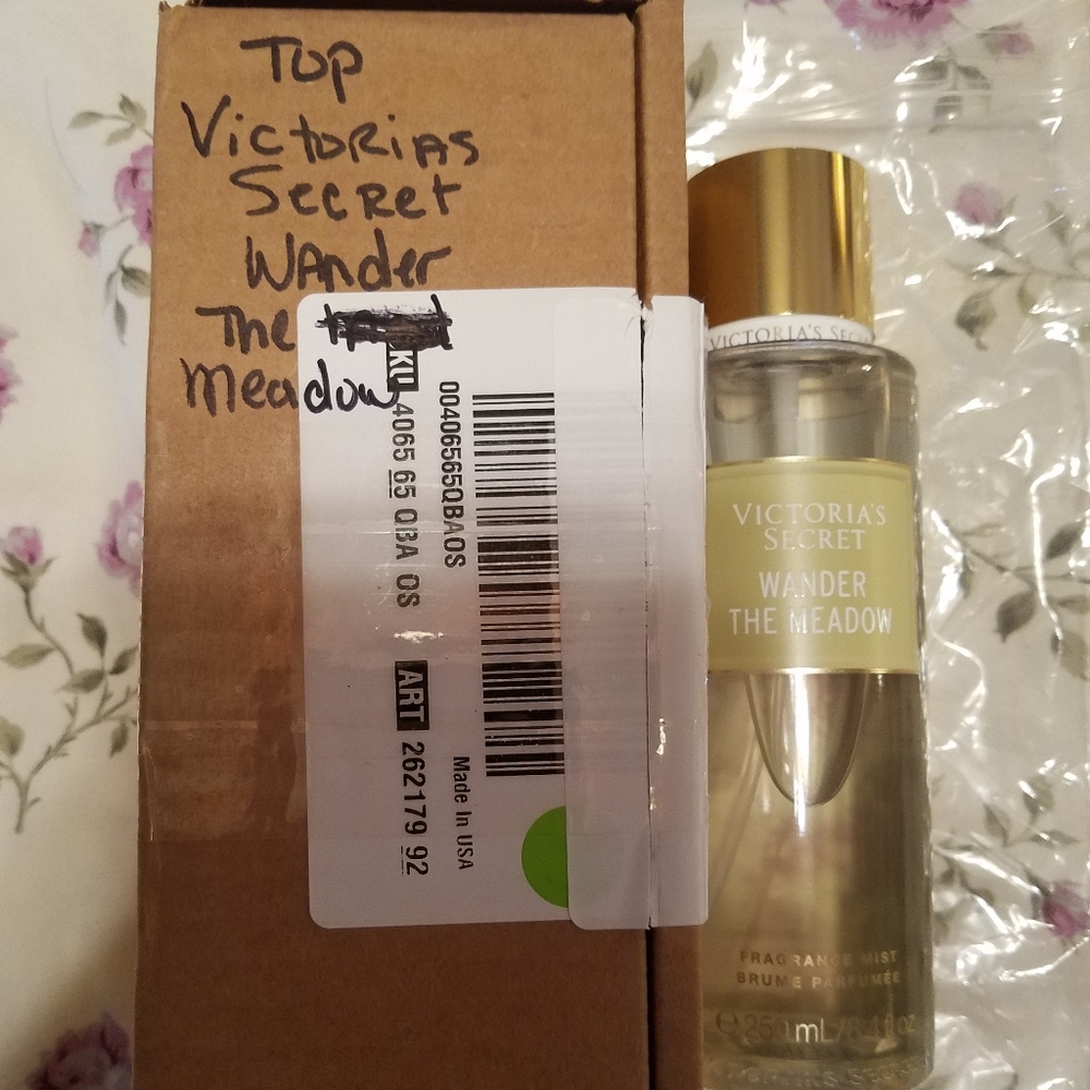 Victoria's Secret body sprayWander the meadow8.4